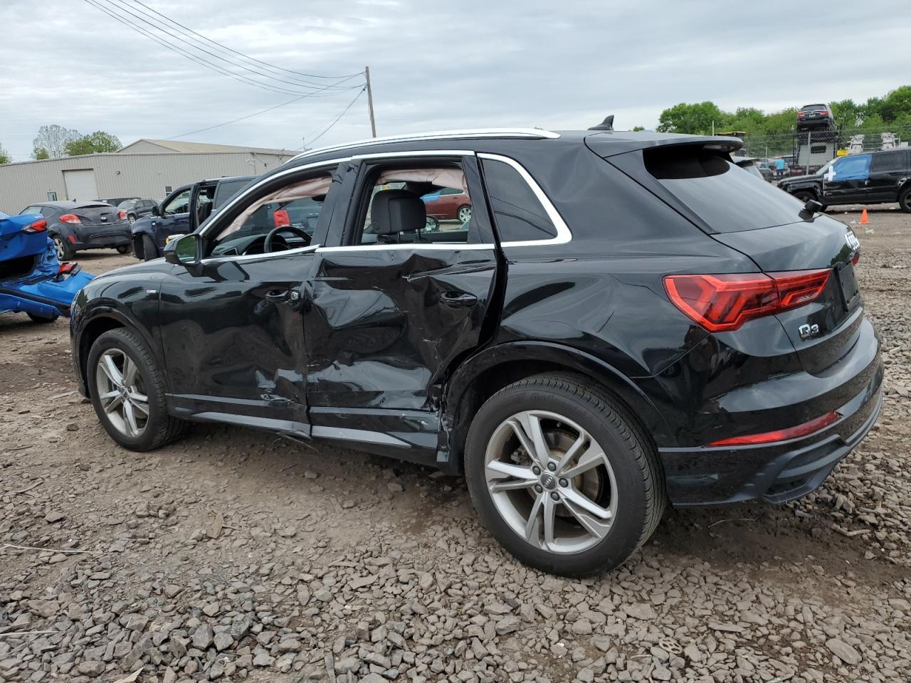 Audi Q3 Side View