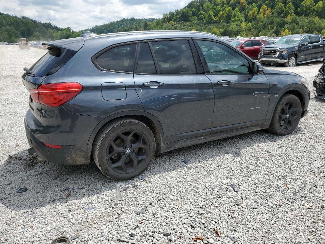 2016 BMW X1 3